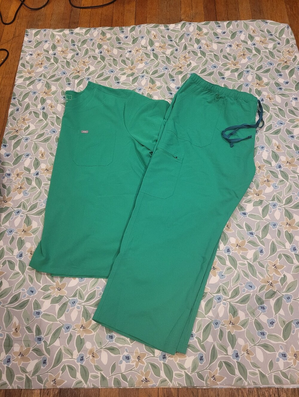 Womens Size 6XL Petite Figs Kelly Green Scrub Set Uniform Top Drawstring Waist